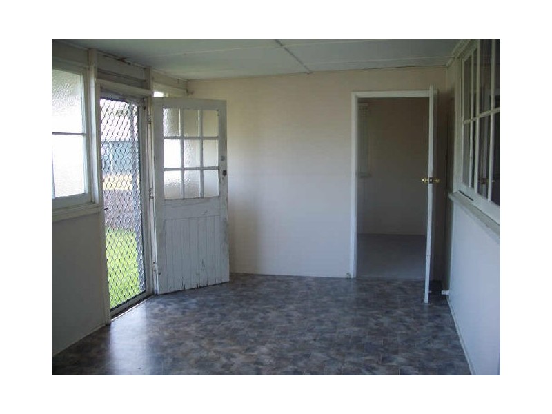 4 Levitt Street, Wyong NSW 2259