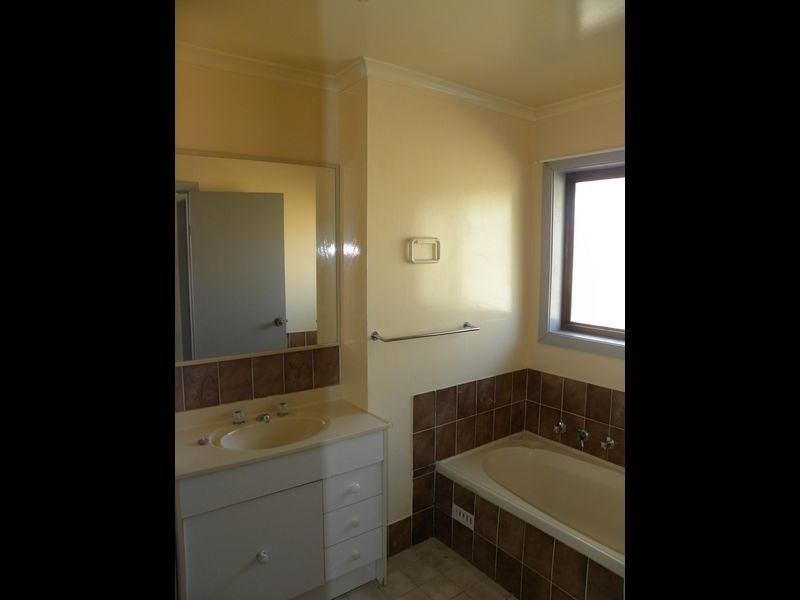 9/8 Warner Avenue, Wyong NSW 2259