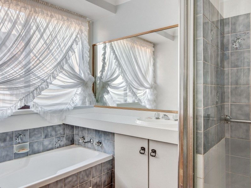 12 Peta Close, Bateau Bay NSW 2261