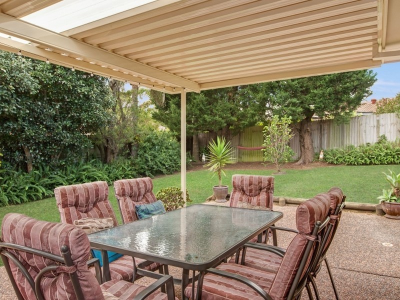 12 Peta Close, Bateau Bay NSW 2261