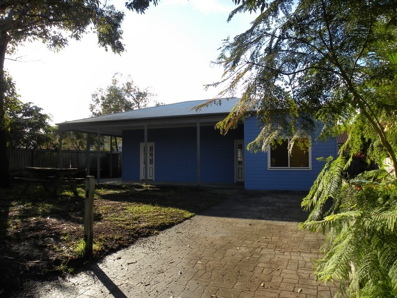 21 Elizabeth Bay Dr, Lake Munmorah NSW 2259