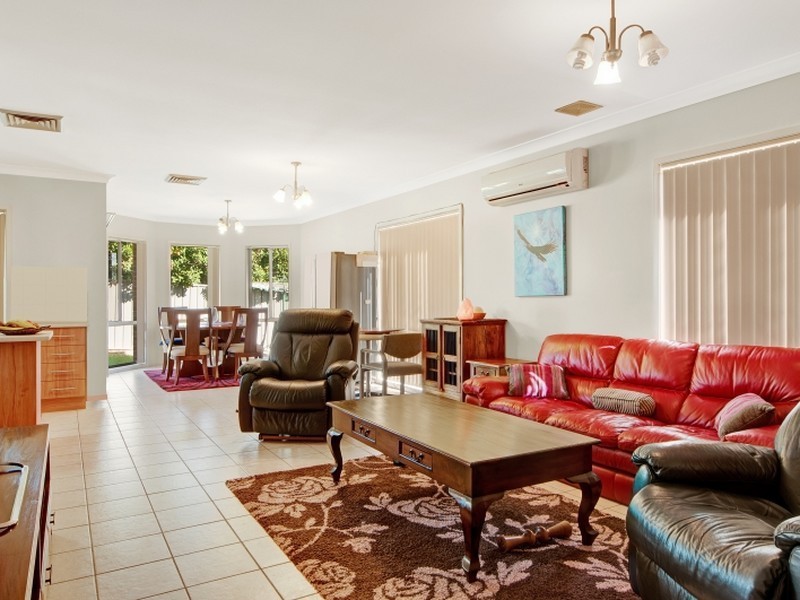 7 Mebbin Circuit, Woongarrah NSW 2259