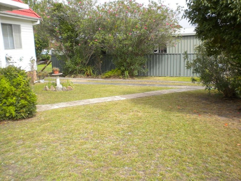 2 Murrawal Road, Wyongah NSW 2259
