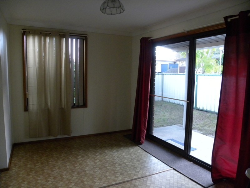 1/6 Joyce Avenue, Wyong NSW 2259