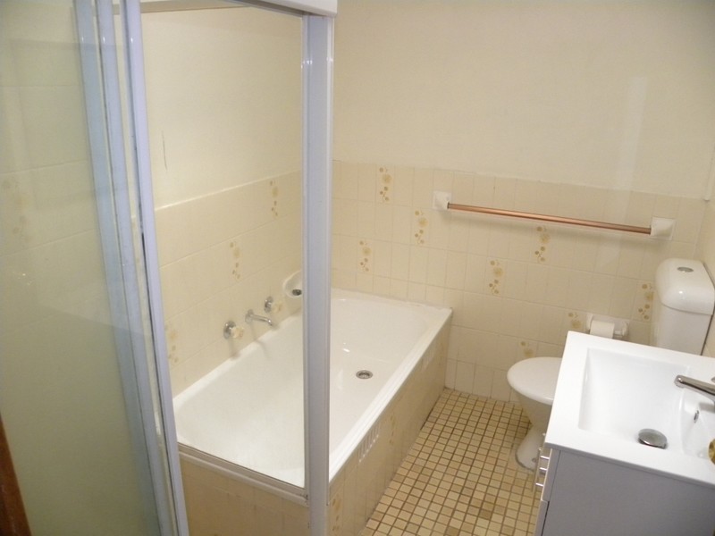 1/6 Joyce Avenue, Wyong NSW 2259