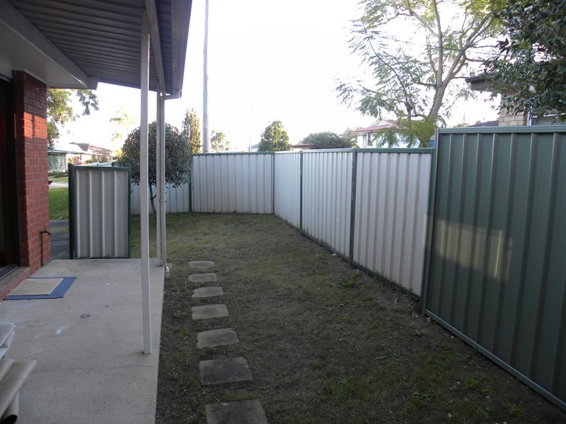 1/6 Joyce Avenue, Wyong NSW 2259