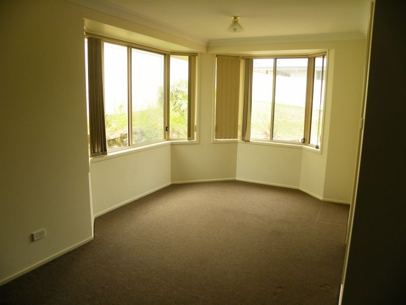 8 Hillmont Close, Woongarrah NSW 2259
