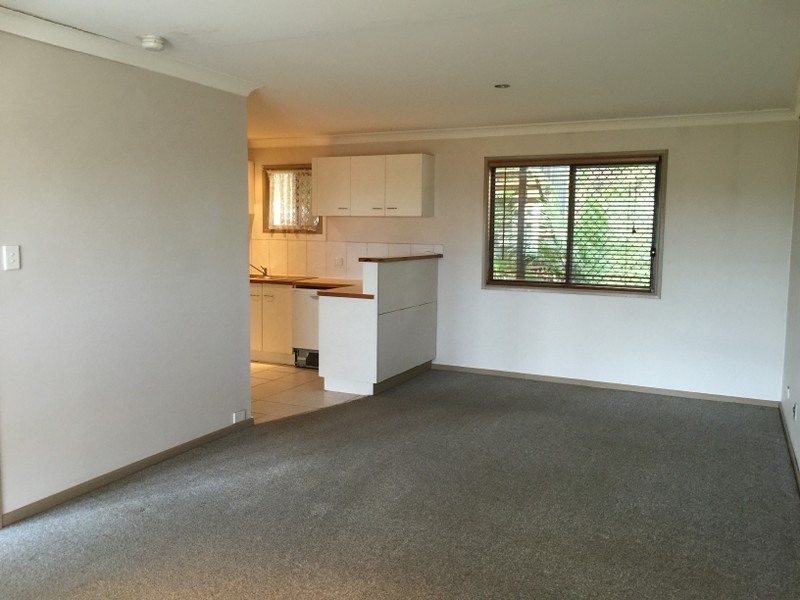 2/37 Wyoming Road, Wyoming NSW 2250