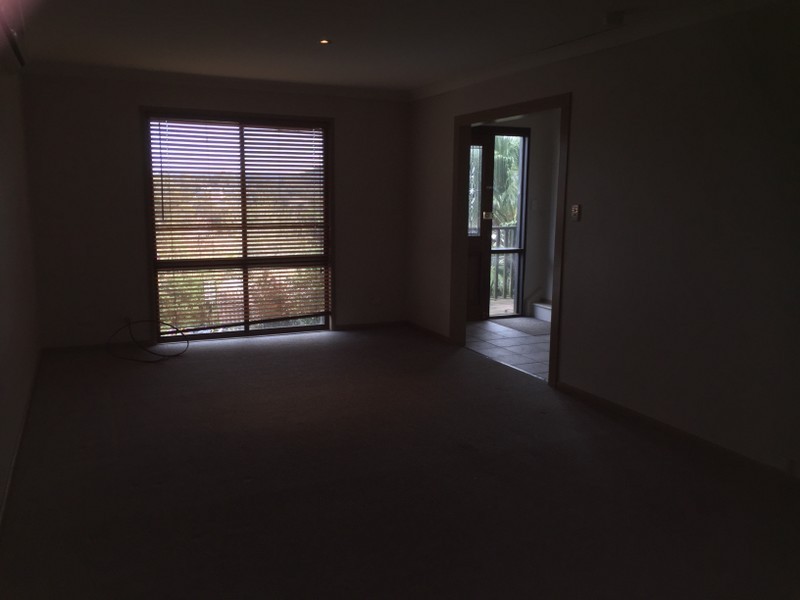 2/37 Wyoming Road, Wyoming NSW 2250