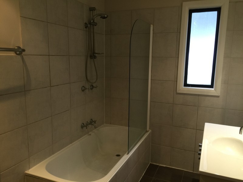 2/37 Wyoming Road, Wyoming NSW 2250