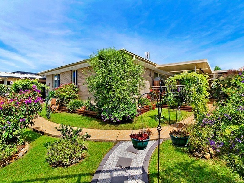 16 Connemara Street, Wadalba NSW 2259