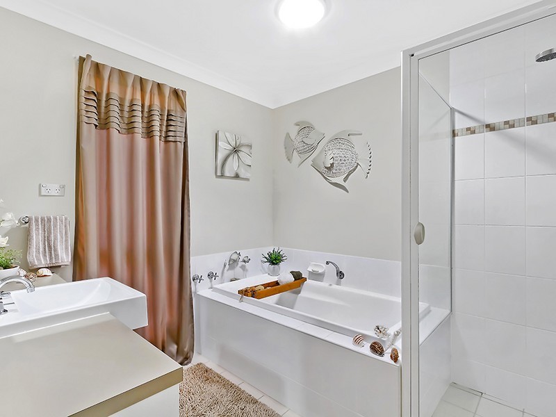 16 Connemara Street, Wadalba NSW 2259