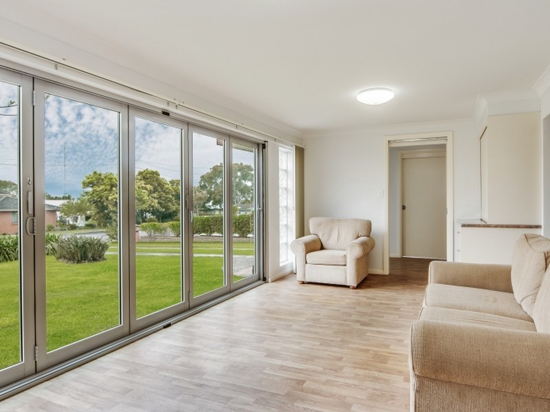 12 Highclere Street, Bateau Bay NSW 2261