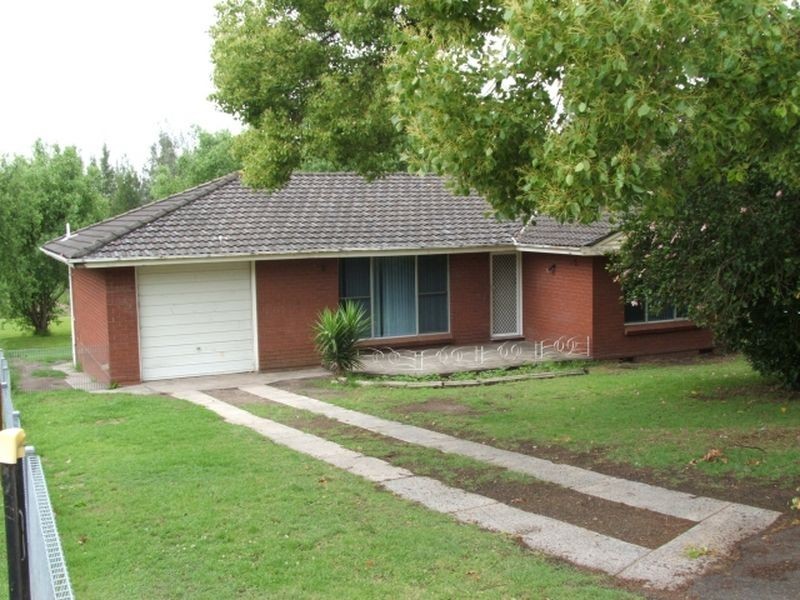 11 Gavenlock Rd, Tuggerah NSW 2259