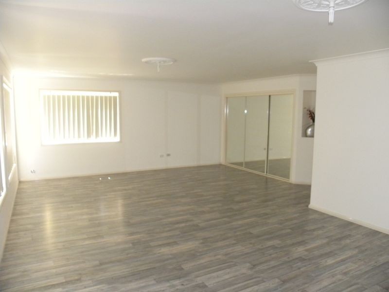 17 Weaver Crescent, Watanobbi NSW 2259