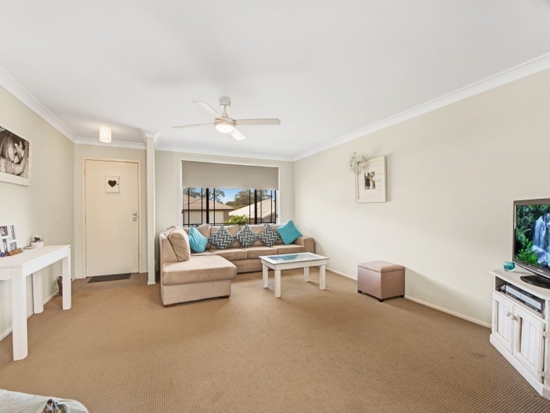 13 Yarra Place, Wadalba NSW 2259