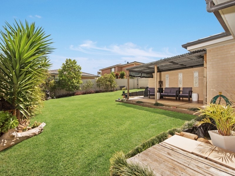 13 Yarra Place, Wadalba NSW 2259