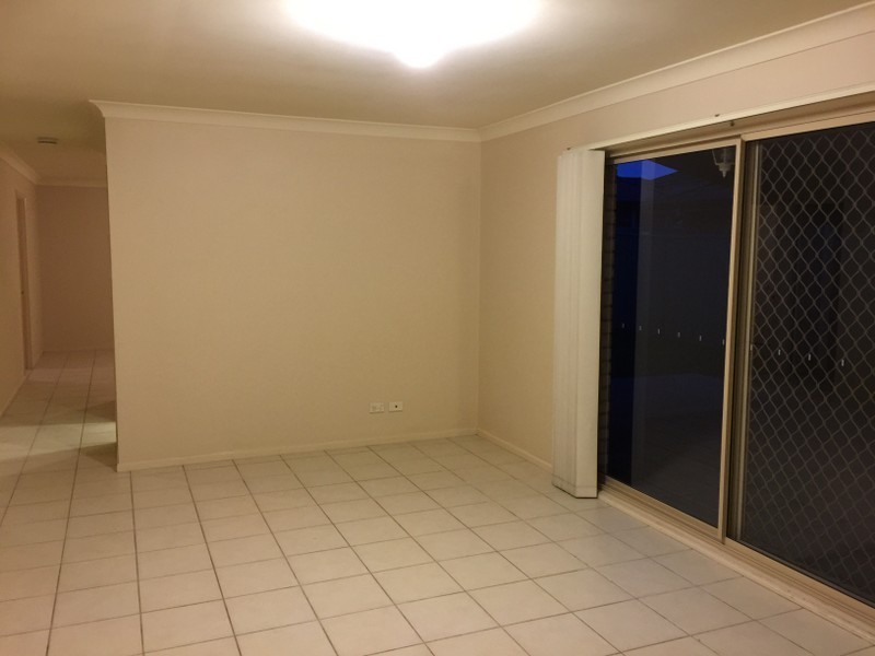 5 Piper Dr, Hamlyn Terrace NSW 2259