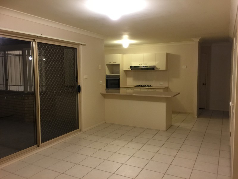 5 Piper Dr, Hamlyn Terrace NSW 2259