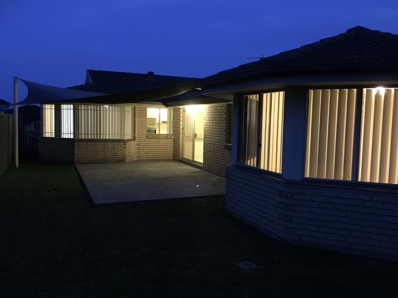 5 Piper Dr, Hamlyn Terrace NSW 2259