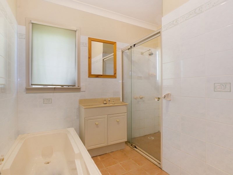 18 Cutler Drive, Wyong NSW 2259