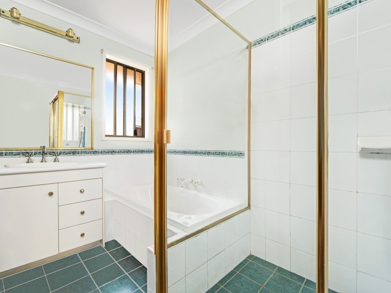 4 The Ridge, Wadalba NSW 2259