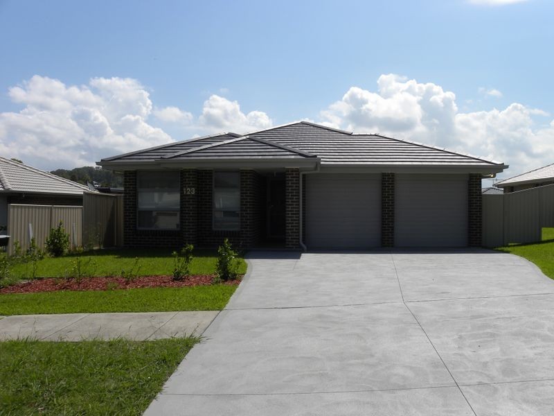 123 Orchid Way, Wadalba NSW 2259