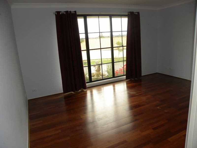 1 Lupin Close, Woongarrah NSW 2259
