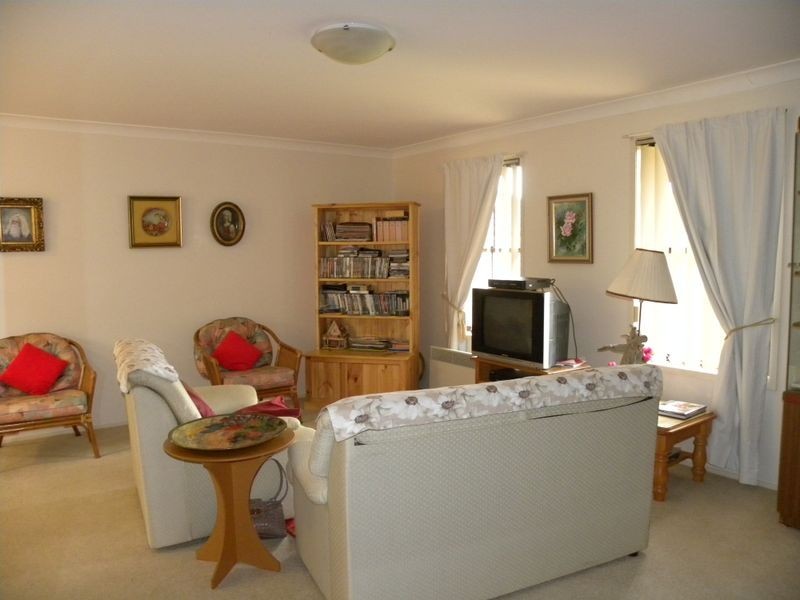 2/10 Keefers Glen, Mardi NSW 2259