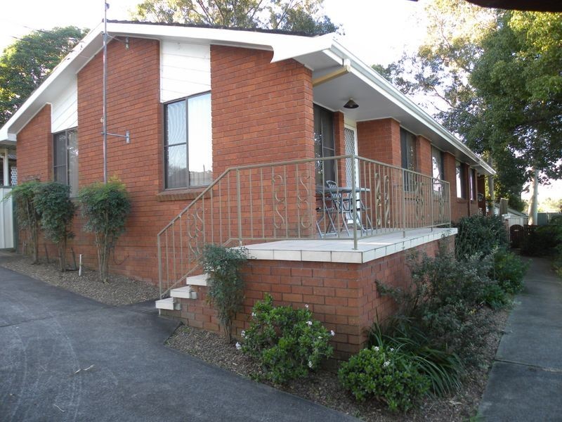 2/6 Joyce Ave, Wyong NSW 2259