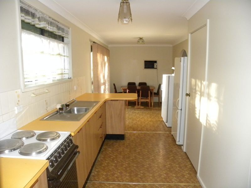 2/6 Joyce Ave, Wyong NSW 2259