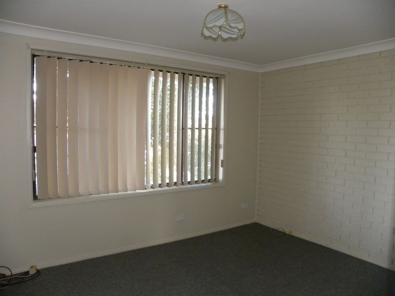 2/6 Joyce Ave, Wyong NSW 2259