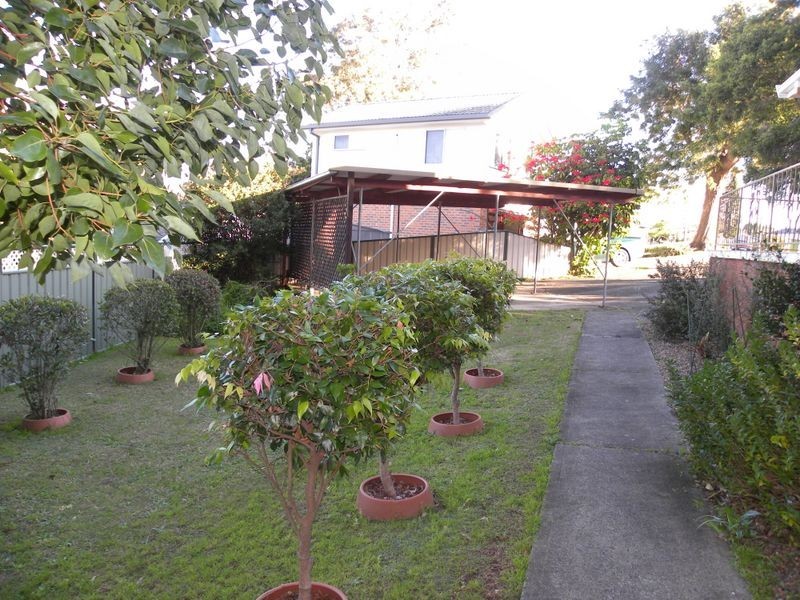 2/6 Joyce Ave, Wyong NSW 2259