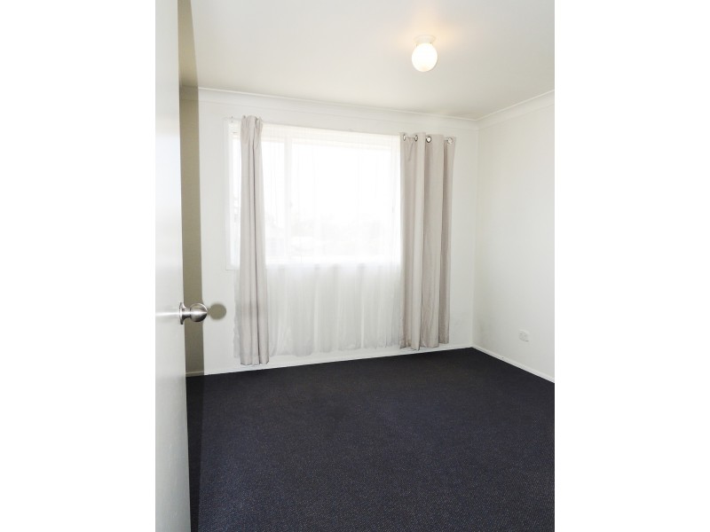 1/2 Arthur Drive, Wyong NSW 2259
