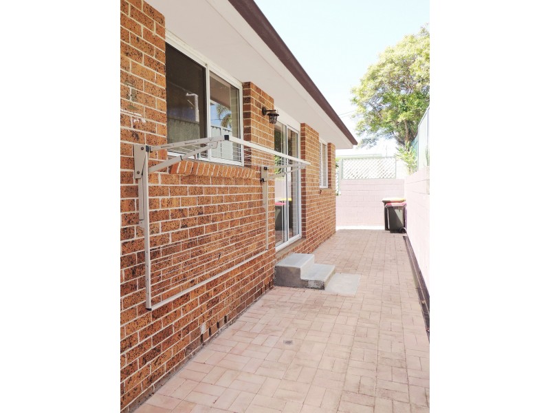 1/2 Arthur Drive, Wyong NSW 2259
