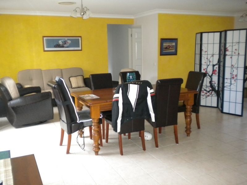 15 Quarterhorse Parade, Wadalba NSW 2259