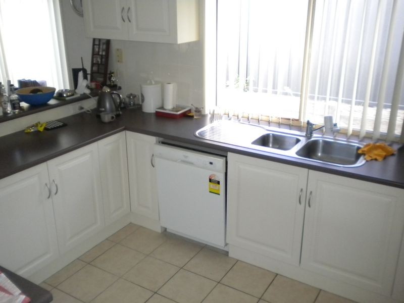 15 Quarterhorse Parade, Wadalba NSW 2259