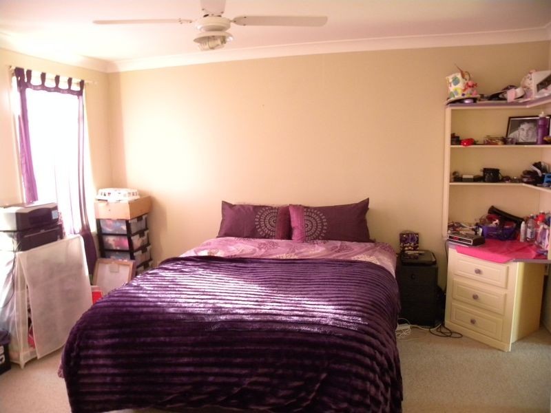 77 St Lawrence Avenue, Blue Haven NSW 2262