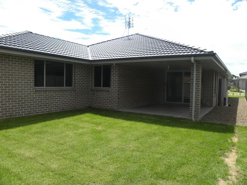 4 Narran Close, Woongarrah NSW 2259