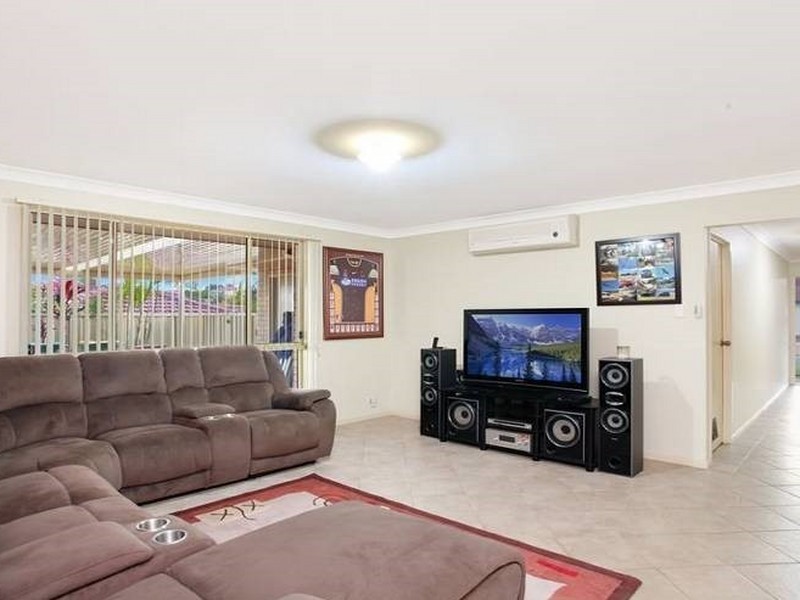 31 Ridgewood Drive, Woongarrah NSW 2259