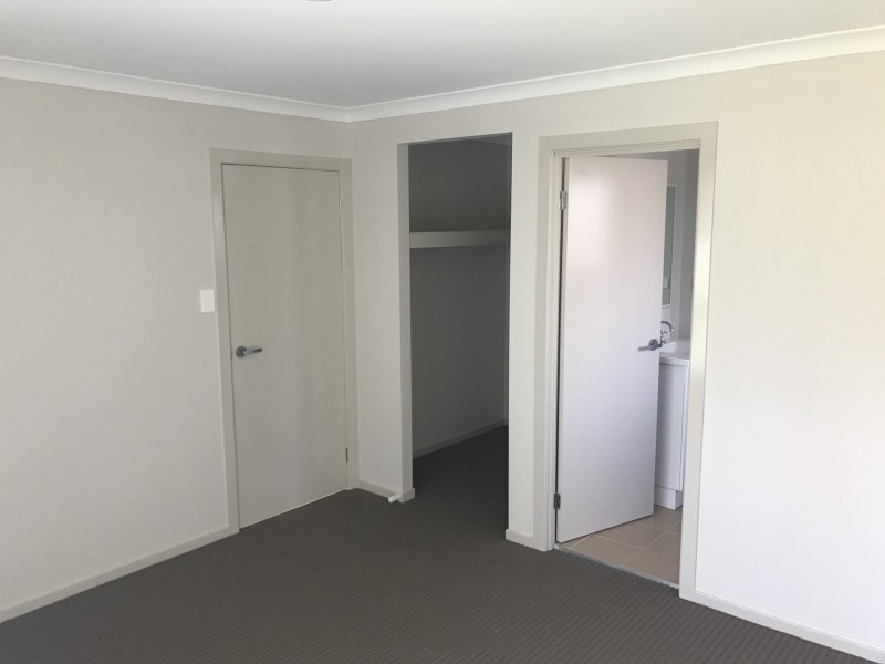 24 Oakmont Place, Woongarrah NSW 2259