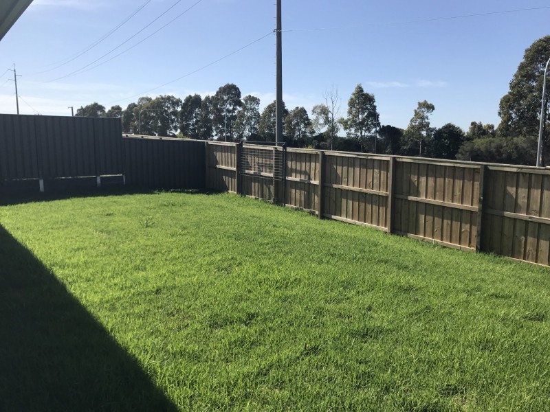 24 Oakmont Place, Woongarrah NSW 2259