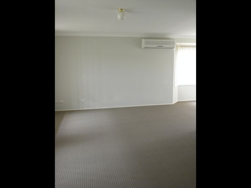 4 Mascord Avenue, Wadalba NSW 2259