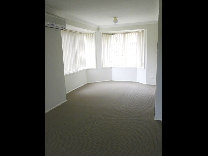 4 Mascord Avenue, Wadalba NSW 2259