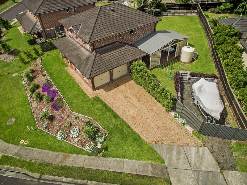 9 Manchurian Way, Wadalba NSW 2259