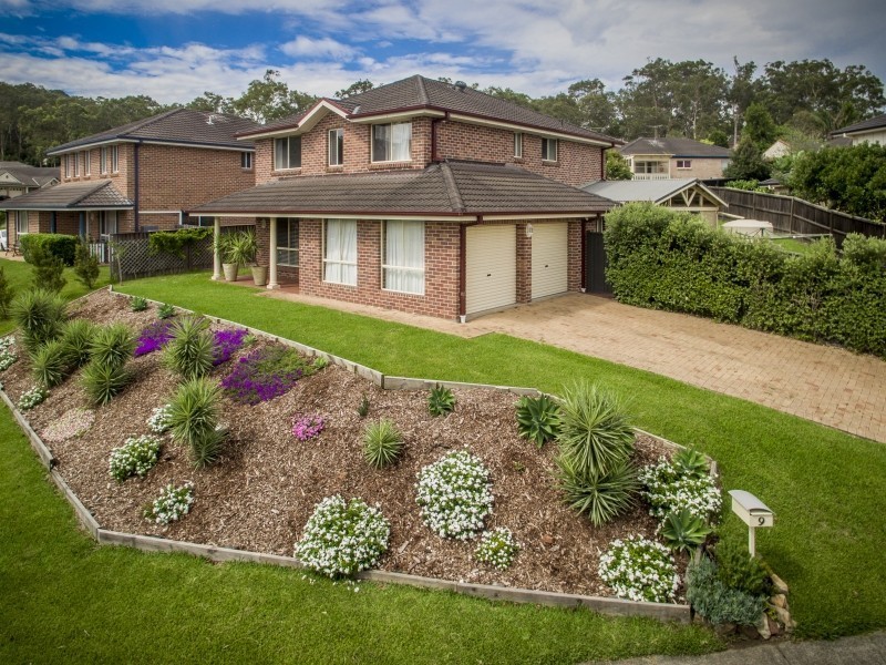 9 Manchurian Way, Wadalba NSW 2259