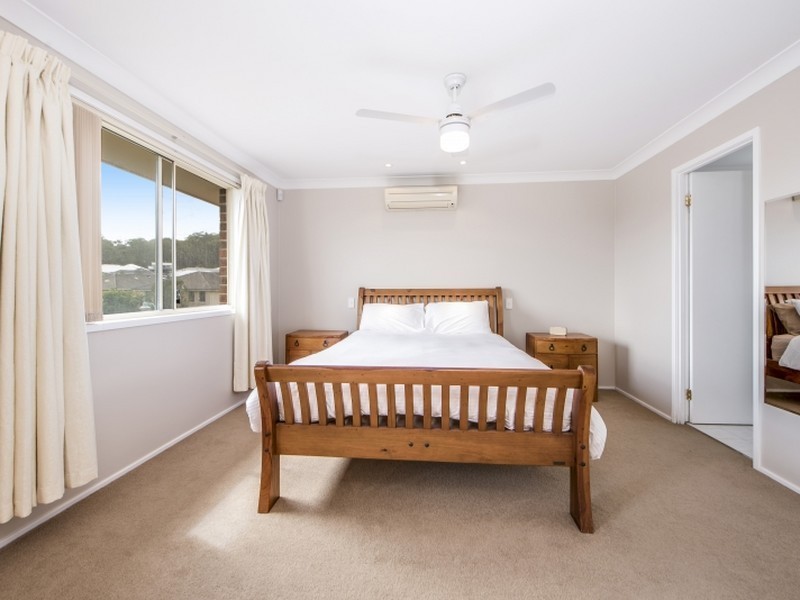 9 Manchurian Way, Wadalba NSW 2259