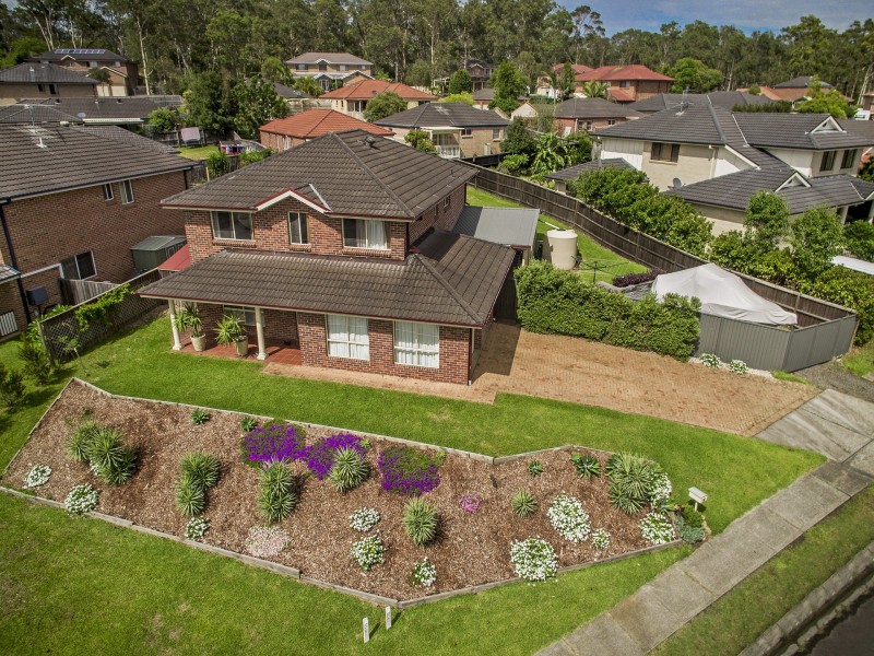 9 Manchurian Way, Wadalba NSW 2259