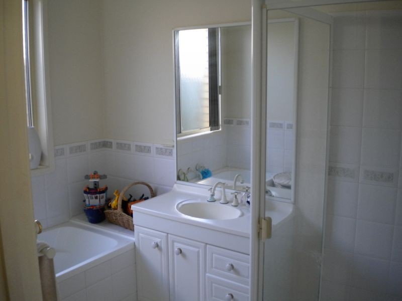 6 Pinehurst Way, Blue Haven NSW 2262