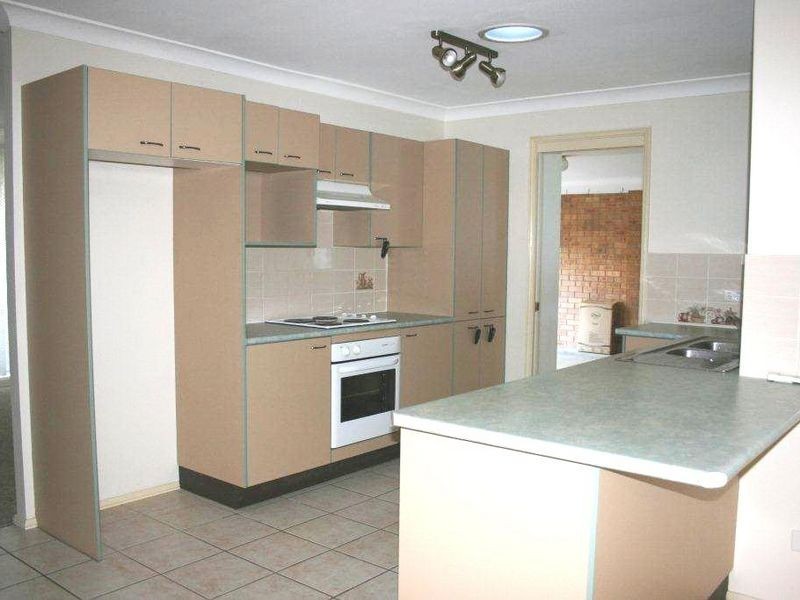 6 Viola Place, Cameron Park NSW 2285